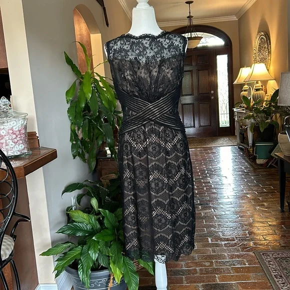 Tadashi Shoji Chantilly Lace Boatneck Sheath Midi Dress sz12 - Picture 5 of 16